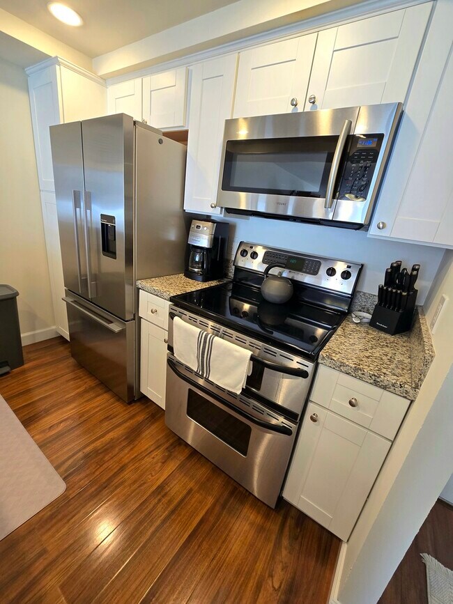 Building Photo - 3635 7th Ave