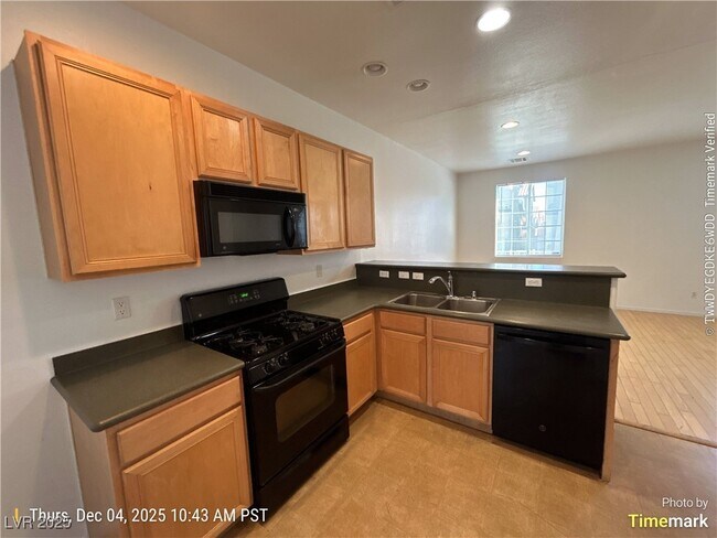 Building Photo - 7937 Crimson Point St