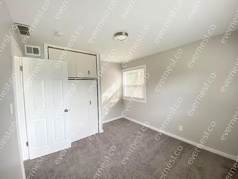 Building Photo - 33116 Armada Ct