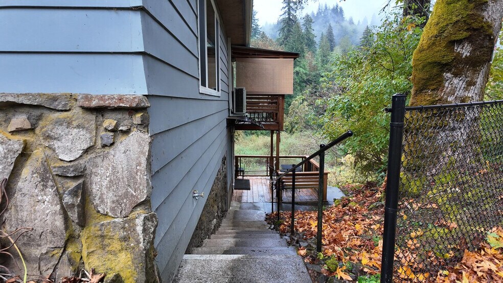 Building Photo - 11582 Washougal River Rd