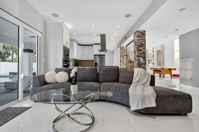 Building Photo - 5161 SW 159th Ct