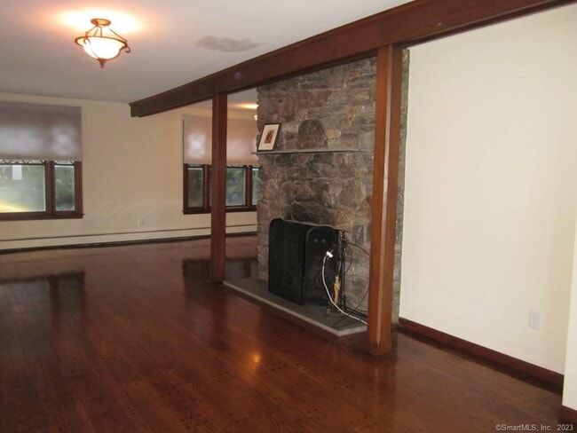 Building Photo - 181 Kings Hwy