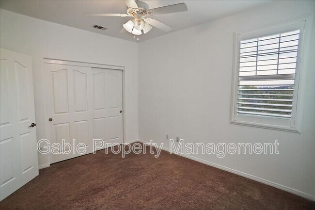 Building Photo - 26631 Millhouse Dr