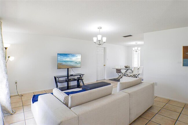 Building Photo - 644 Bonita Ct