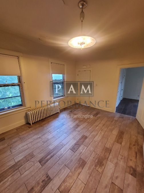 Building Photo - 919 E Brady St