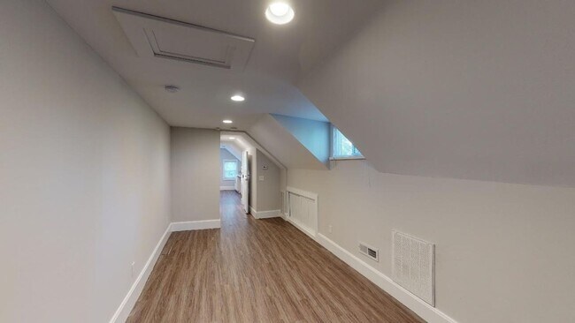 Building Photo - 2300 N High St
