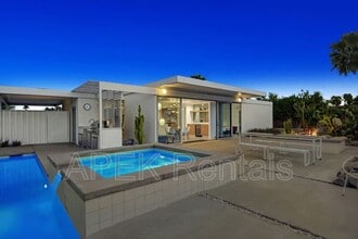 Building Photo - 3133 N Sunnyview Dr