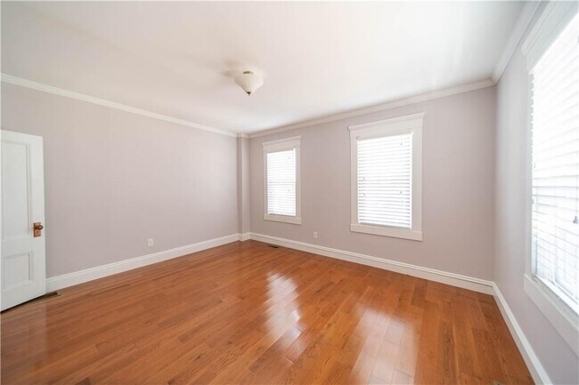 Building Photo - 31 Peirce St
