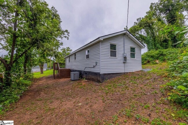 Building Photo - 611 Hunters Ct