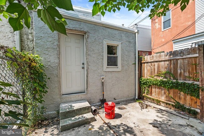 Building Photo - 3095 Witte St