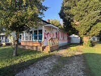 Building Photo - Two Bedroom | Garage | Move In Ready