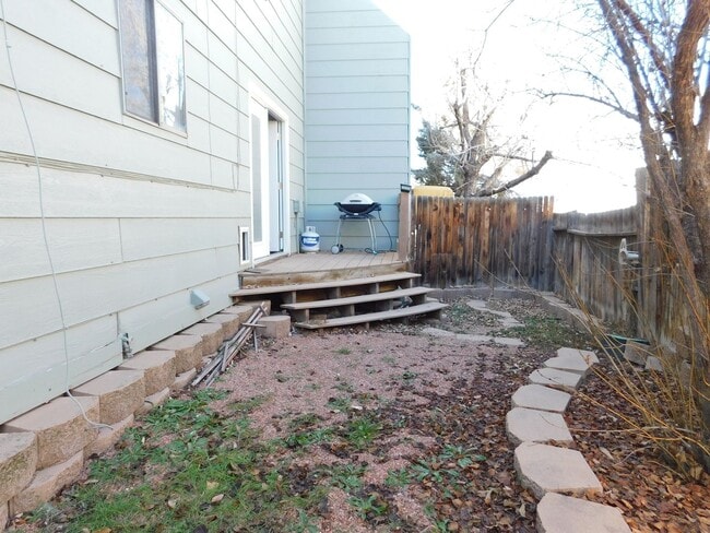 Building Photo - Spacious in the Redlands