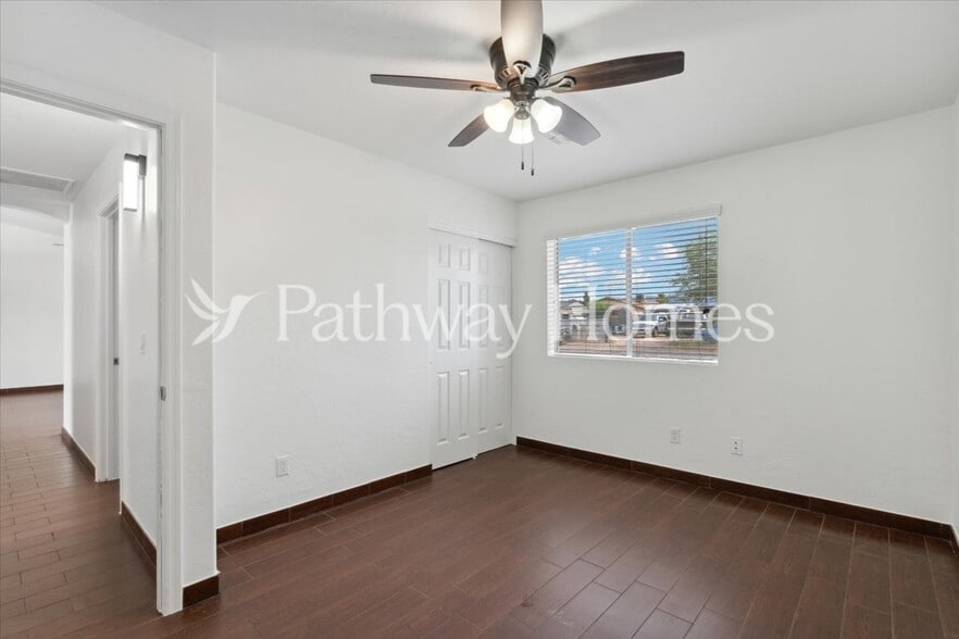 Building Photo - 774 S Ocotillo Dr