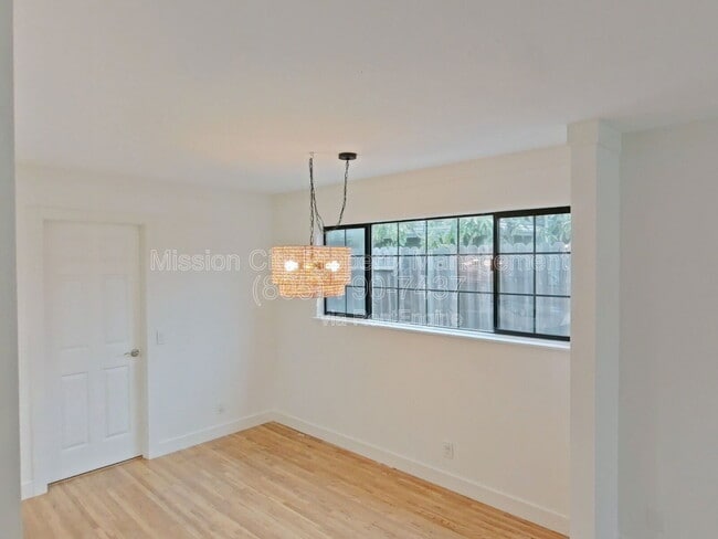 Building Photo - 90 Brandon Dr