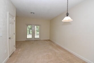 Building Photo - 2933 SW 35th Pl