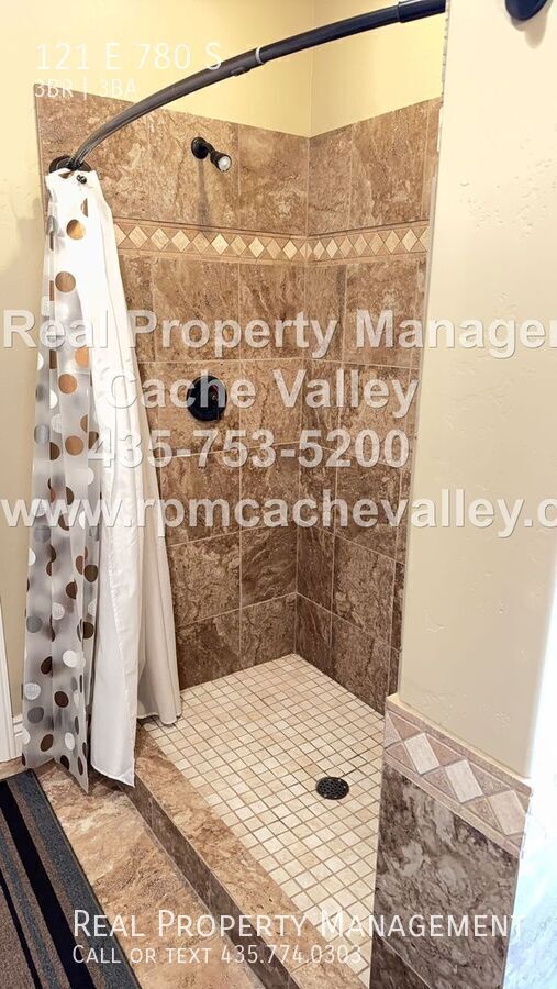 Building Photo - 121 E 780 S