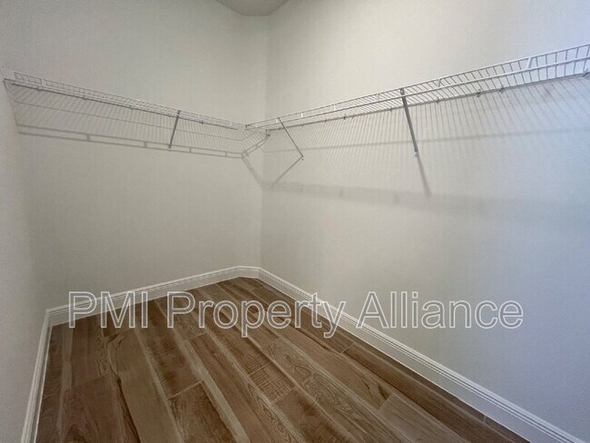 Building Photo - 2180 Axel St
