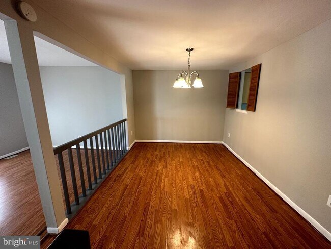 Building Photo - 8121 Fenwick Ct