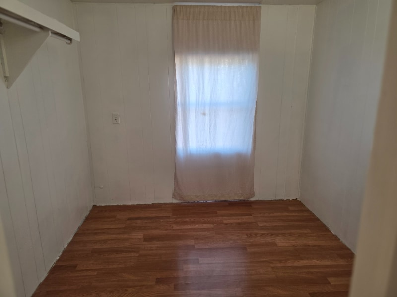 Building Photo - 2325 E Packard Ave