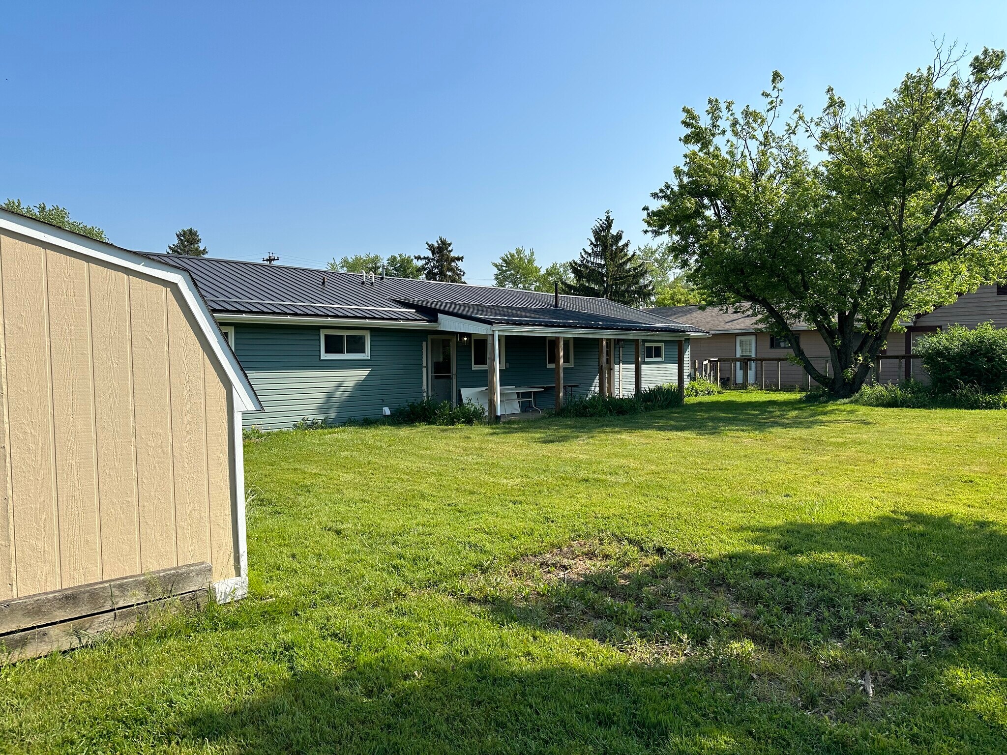 Building Photo - 201 Sherwood Dr