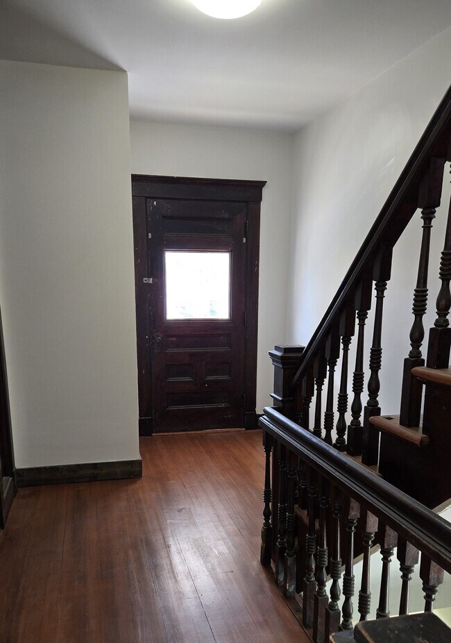 Building Photo - 47 Dickerman St