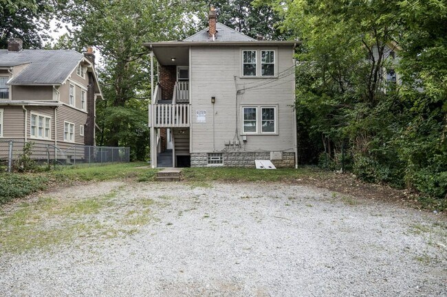 Building Photo - 2091 Summit St