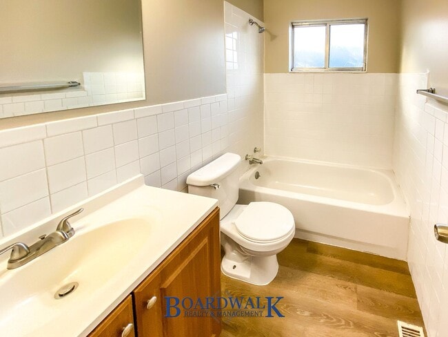 Building Photo - 253 E Crestone Ave