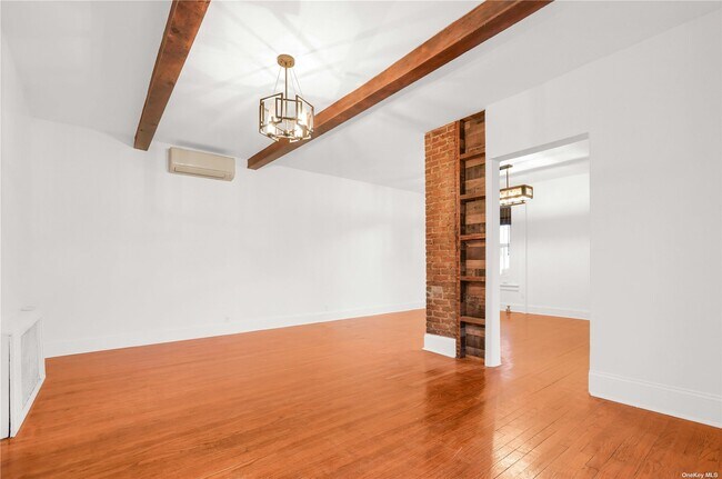 Building Photo - 75-09 91st Ave