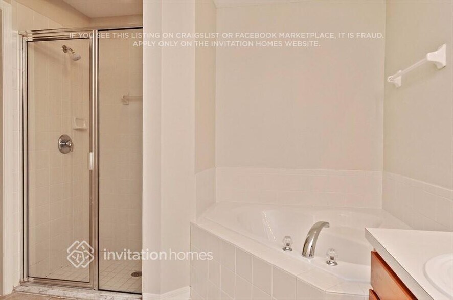 Building Photo - 656 Hatchwood Dr