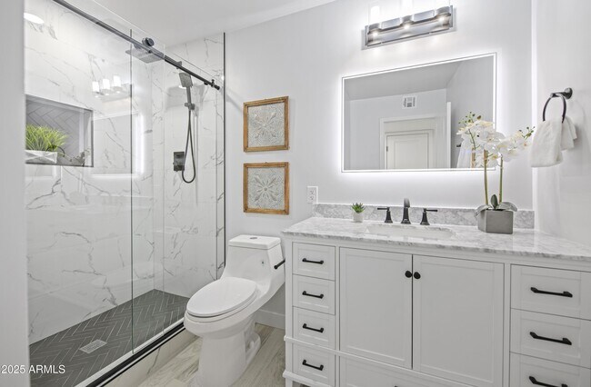 Building Photo - 11615 N 30th St