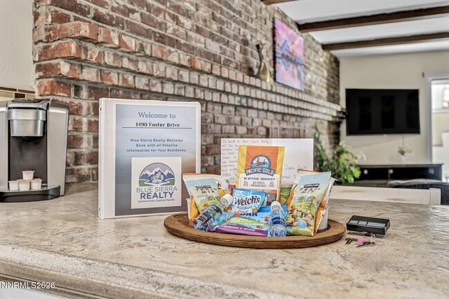 Building Photo - 1490 Foster Dr