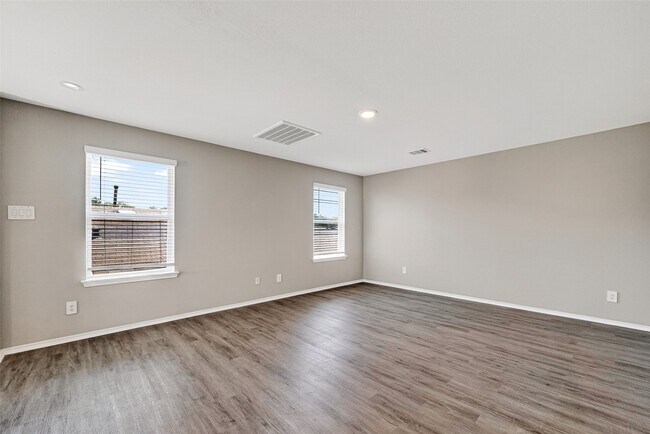 Building Photo - 14529 Lily Plns Dr