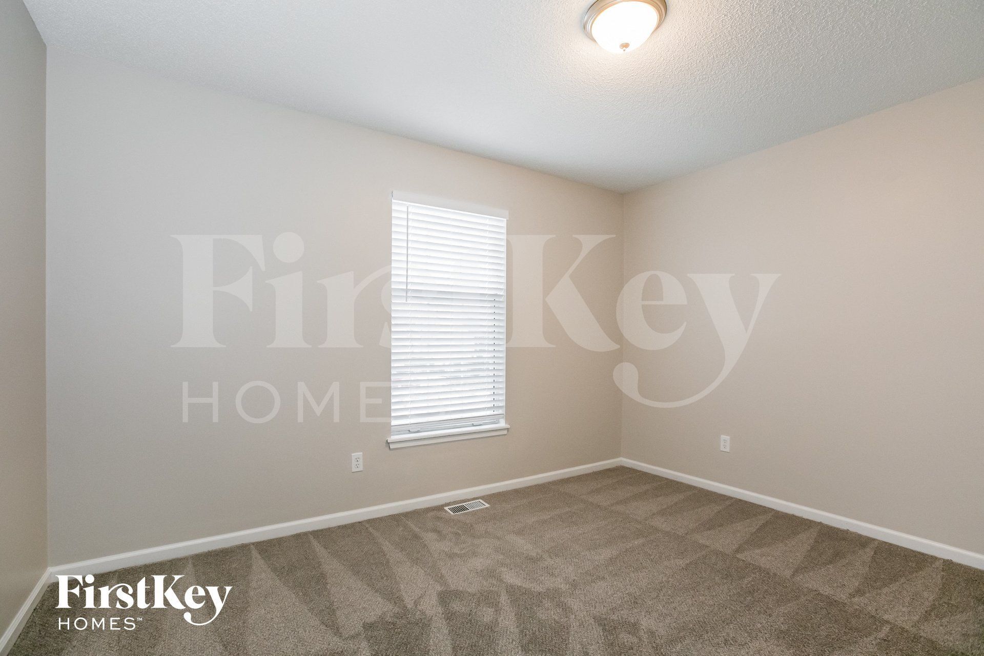 Building Photo - 1709 NE Auburn Dr