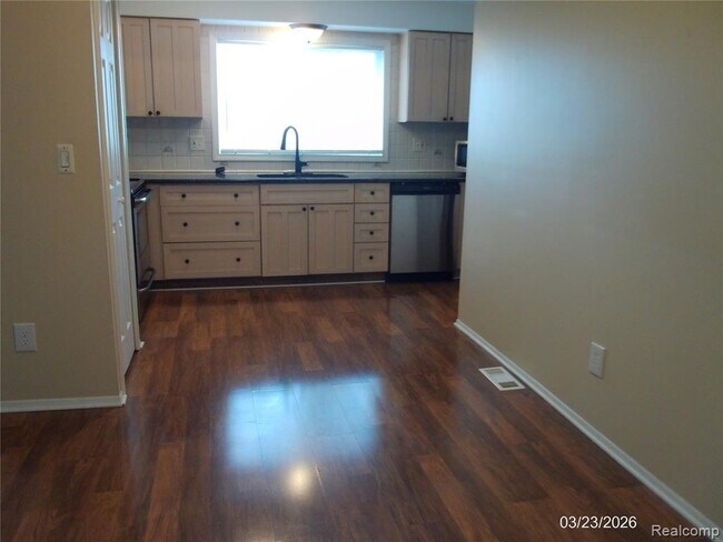 Building Photo - 24495 Quad Park Ln