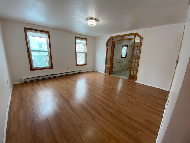 Building Photo - 76 19th St