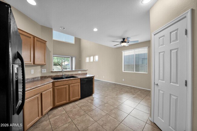 Building Photo - 10281 W Carlota Ln