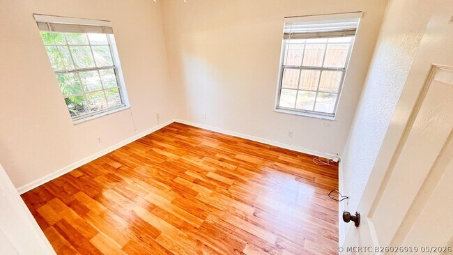 Building Photo - 1440 Hawthorne Pl