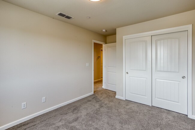 Building Photo - 828 Mission De Oro Dr