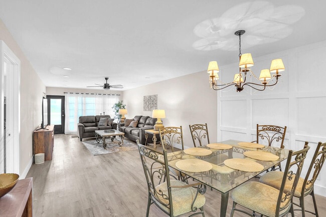 Building Photo - 13719 Via Aurora