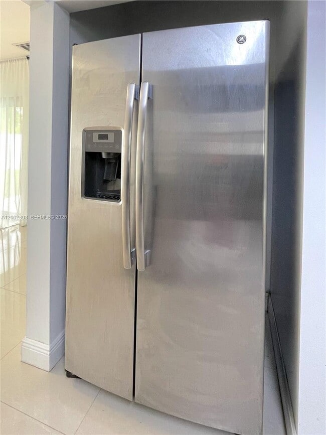 Building Photo - 1005 SW 88th Ct