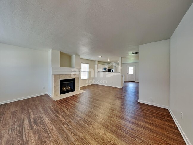 Building Photo - 1245 Cloverview St