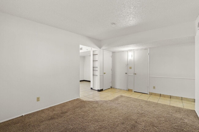 Building Photo - 5440 Viceroy Dr