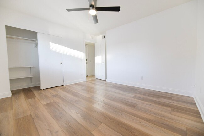 Building Photo - 251 Avenida Madrid
