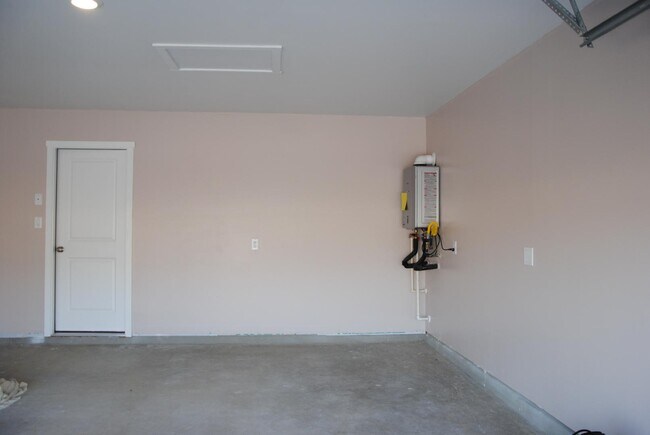 Building Photo - 764 Horsetail Ln