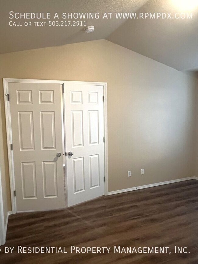 Building Photo - 17284 SW Pleasanton Ln