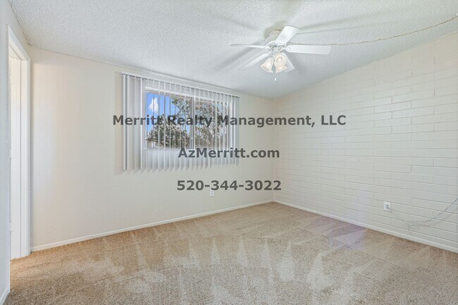 Building Photo - 8518 E Fond Du Lac Dr