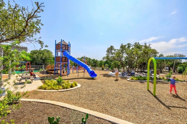 Building Photo - 2424 Pecan Island Dr