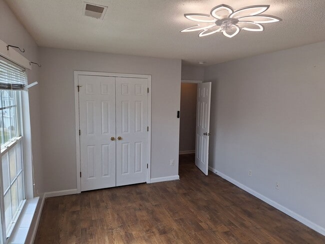 Building Photo - Wonderful Four Bedroom Home Located in Nor...