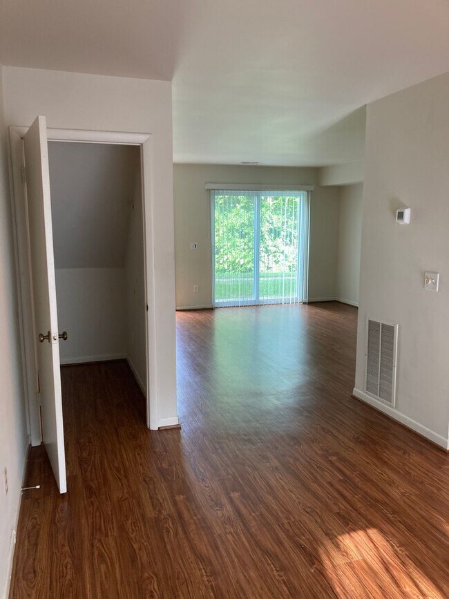Building Photo - Great 2 Bed 1.5 Bath Home in Franklin!