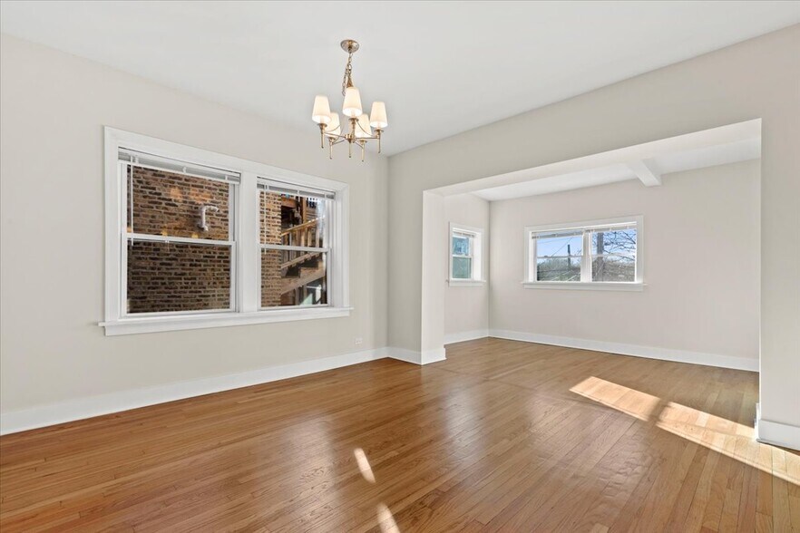 Building Photo - 4912 N Washtenaw Ave